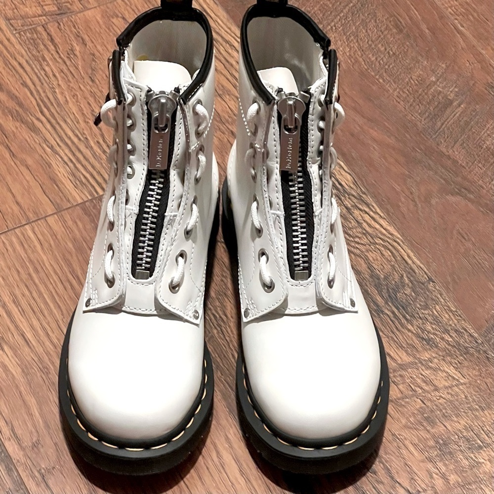 DR. MARTENS white leather 1460 twin zipper boots. Size 5 NWOT